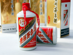 长醉两年终复醒 第三季度公募基金大幅减仓白酒股