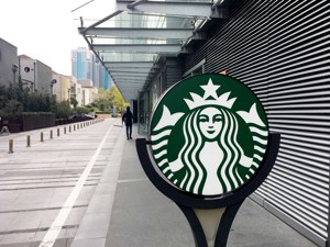 麦当劳、星巴克将弃用塑料吸管！原因竟然是...
