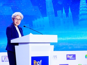 傅莹：改进国际传播，更充分地表达和传播中国故事
