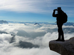 公募FOF规模缩水一半 业绩微亏但前景广阔
