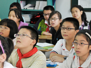 孩子近视千万别随便去矫正！有人花数万元，视力不降反升
