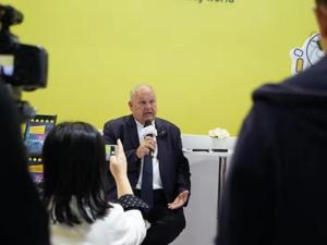每经专访安永全球副主席杰伊·利比：不遗余力帮助中小型企业发展 