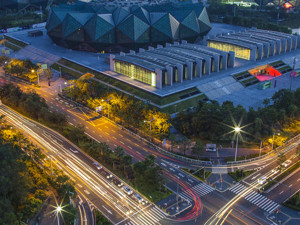 “高校洼地”深圳的紧迫感