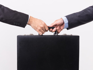 扬子新材人事变动：中民投方面三董事“换将”，原实控人任总经理