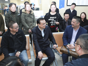 李克强考察江苏南通先到这家银行：小微活，就业才兴，市场就旺