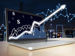 尽管今年如此动荡，但华尔街对明年的美股依旧乐观