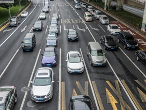 11月汽车经销商库存预警指数超过警戒线