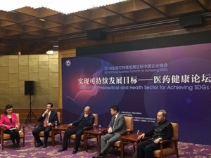 中医药困境如何破解？ 专家：推动中医药标准化、促进中西医并重