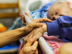 “银色经济”爆发前夜，如何解决钱的问题？