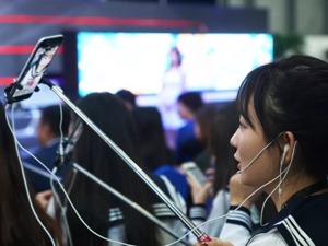 市场饱和 换机周期延长 手机产业遭遇“寒冬”