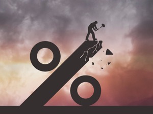 百万年薪被“砍”六成 首席人才官与基金公司对簿公堂