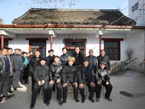 许家印回家乡看望父老乡亲