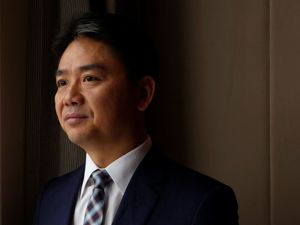刘强东致歉：感到十分自责和后悔