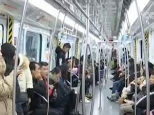 一位女生把地铁公司告了，起因或许你也会碰到