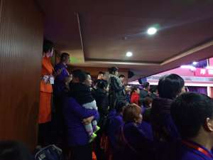 权健总部举行直销大会：2000人会场爆满 “中医秘方”是热词