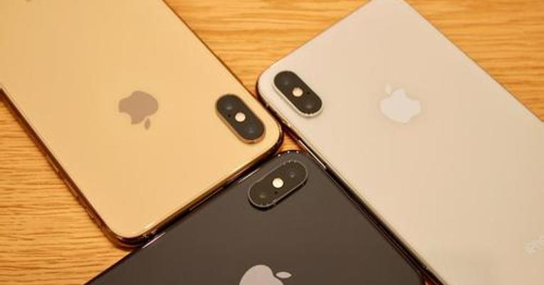 视频丨除了电商平台降价外，苹果线下经销商iPhone价格也降了好几百