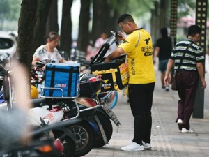 最新外卖小哥月薪公布，网友惊呼：别拦着，我也要去送外卖