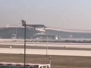 北京新机场迎来“第一飞”