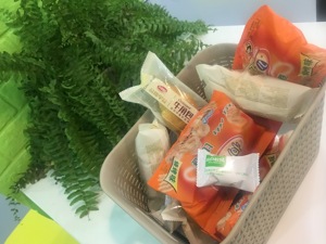 零食界“BAT”流量大作战：小松鼠PK易烊千玺、吴亦凡 你选谁？