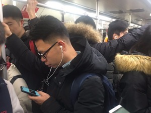 一条跨省地铁成就“沪漂”双城记： 这端连着工作  那端连着房子