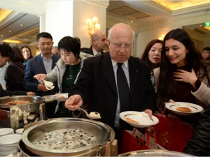 从成都到雅典，7100公里漂洋过海来看你——记者访友城手记