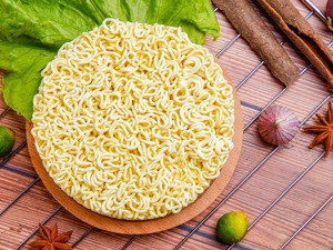今麦郎“二公子”或将成莱茵体育实控人？曾经家喻户晓的弹面已不复从前