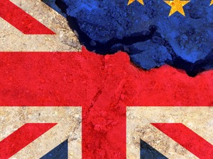 英国央行按兵不动  下调今明两年经济增长预期