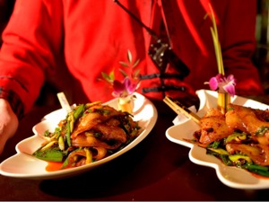 商务部：今年春节全国零售和餐饮企业销售额比去年增8.5%