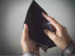 看了下国外的5G套餐收费，吓得我赶紧退掉了8000元的5G手机...