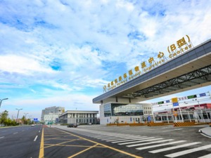 中欧班列（成都）再添新 首列德国纺织机械设备运载班列顺利抵蓉