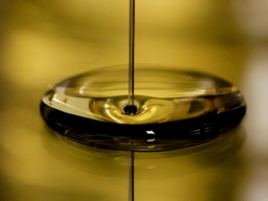 今日24时起加满一箱油多花10.5元 下轮国内成品油调价“五连涨”概率大