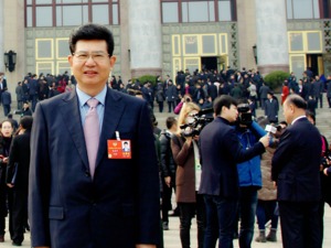 全国政协委员、苏宁环球集团董事长张桂平：建立促进精准扶贫的可持续发展机制