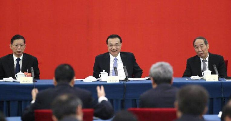 李克强：政府服务必须围着市场主体和人民群众转