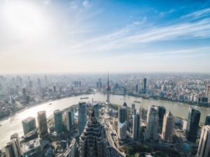 2019年政府工作报告中   房地产定调透出8大信号