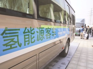 加氢站建设滞后于氢燃料电池车发展 两会代表委员建议给予运营补贴