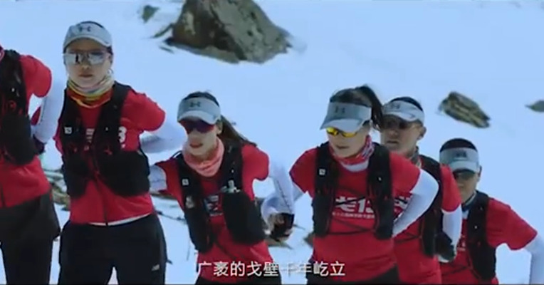 被诗歌和浪漫包围的成都，一成不变的和不断变化的成都。