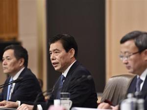 商务部部长钟山：今年促进消费要抓三件事