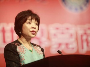 千万别被他们抓住把柄！仅仅1年多，香港女首富身家跌掉一个“海底捞”