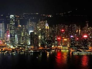保汇率还是保房价？港元又到“生命线”，金管局再次果断出手