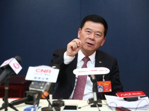 两会·对话 | 曾庆洪：广汽传祺将在港成立贸易公司，“混改”正在推进