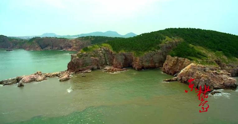 成都，一座古代与现代完美结合的城市。古蜀国文明照耀一座城市的辉煌，她是中华两千年历史内，唯一一座持续繁华的城市，地处偏远缺难掩繁华，蜀道艰难却波澜不惊，青城山与都江堰熠熠生辉。