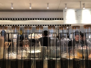 “吃”中自有黄金屋：新餐饮如火如荼  “感觉”消费成主流