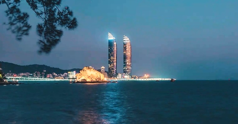 天府之城，多元之都。