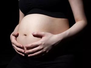 这种病让无数新妈妈痛苦，何洁、李湘也得过，如今终于有药治了！