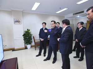 李克强考察财政部税务总局