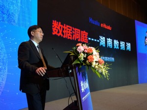 每经记者专访易华录总裁林拥军：数据湖项目建设期花费最大的是买设备
