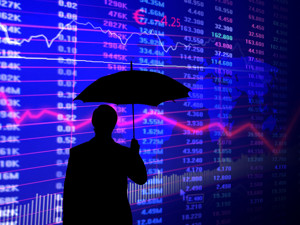 今天指数异动的背后，有资金玩了波神秘操作……