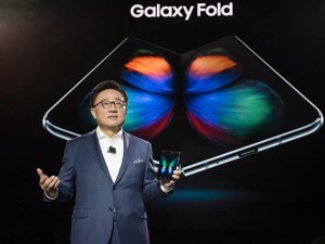 只用了两天，1.3万元的折叠屏手机就阵亡了！三星提醒：千万别撕那层膜