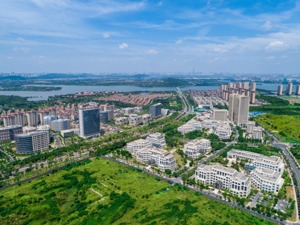亿达中国经营稳健持续向好，多地产城融合项目加速建设