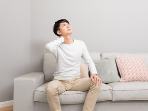 数据显示：久坐不动骨头易变“脆” 影响与吸烟相当